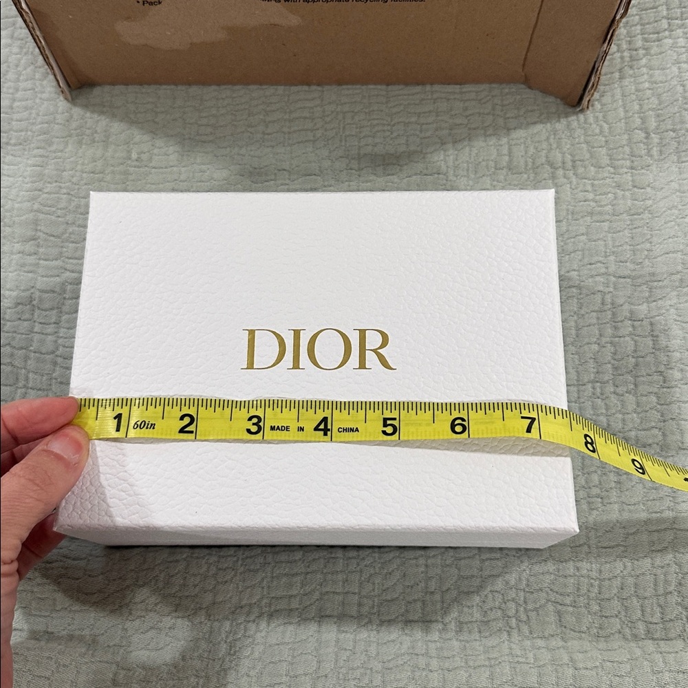 Dior Gift Box Envelope - Picture 5 of 7